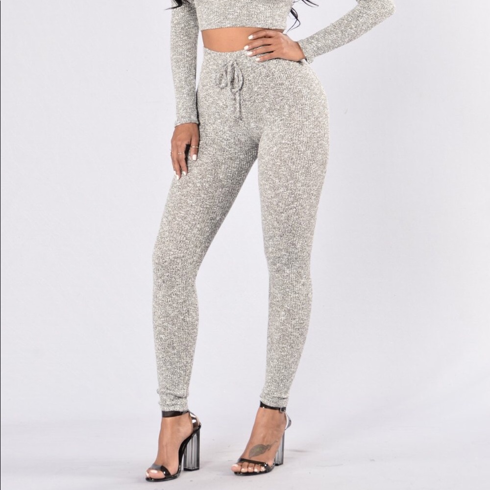 Fashion nova Wanderlust leggings M